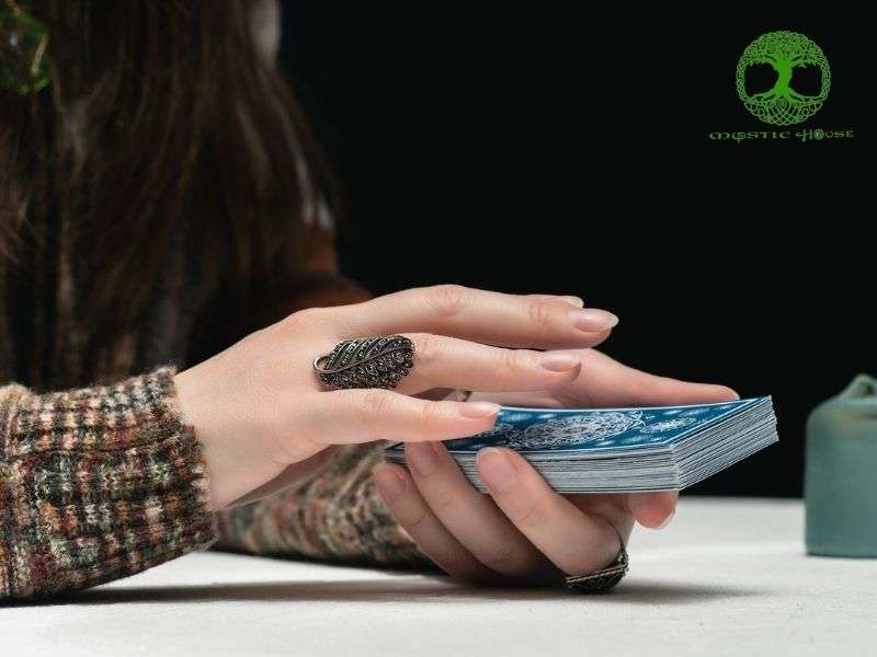 Các tiêu chí cá nhân chọn bộ bài tarot lá gì