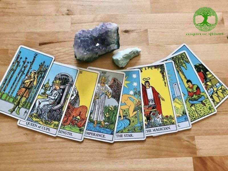Ý nghĩa của các lá bài tarot theo từng chất trong bộ ẩn phụ
