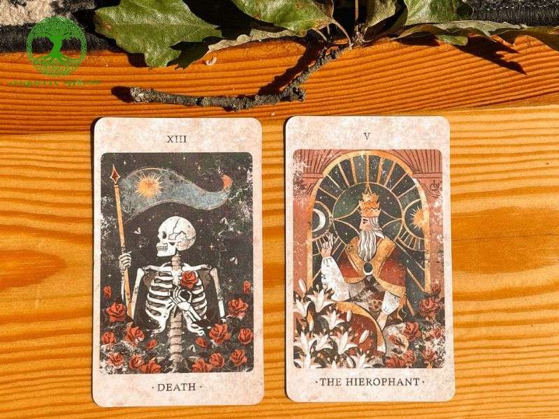 Khi bói được lá the hierophant 