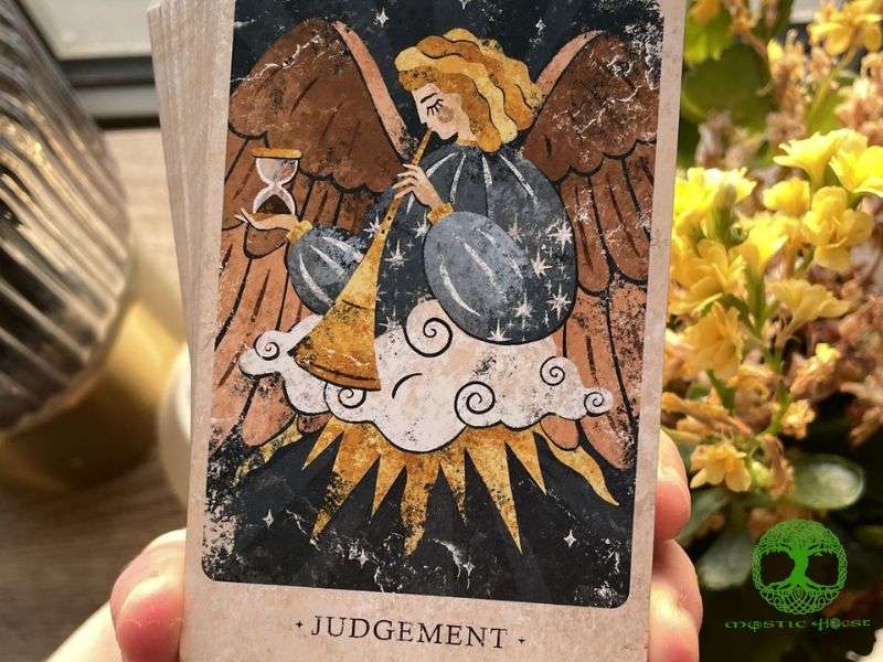 Lá Judgement ngược 