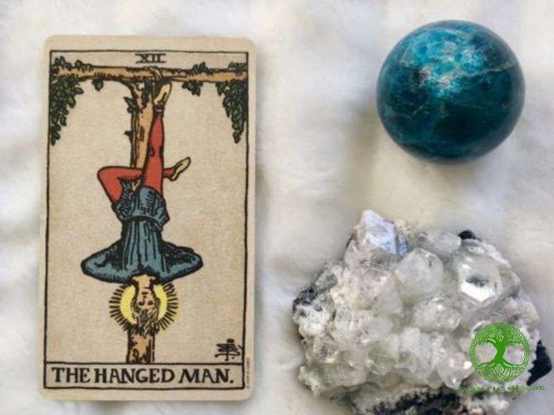 Lá bài The Hanged Man ngược 