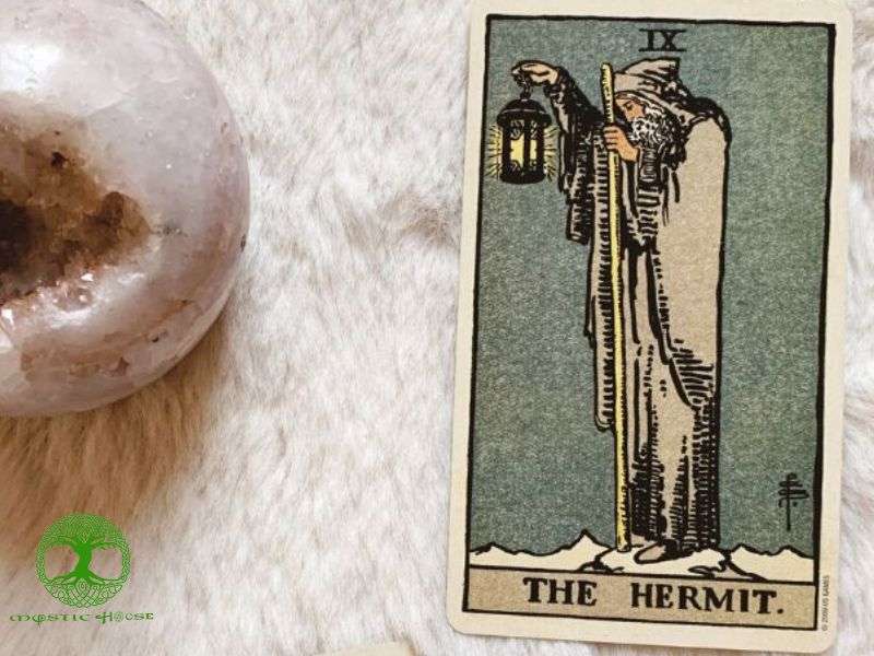 Lá bài The Hermit khi kết hợp với các lá khác