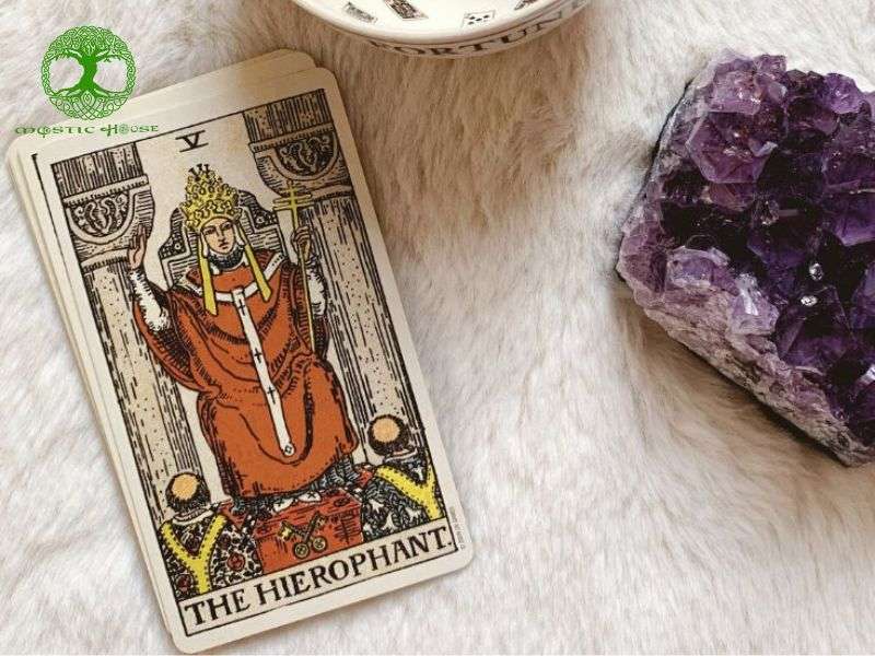 The hierophant xuôi và ngược