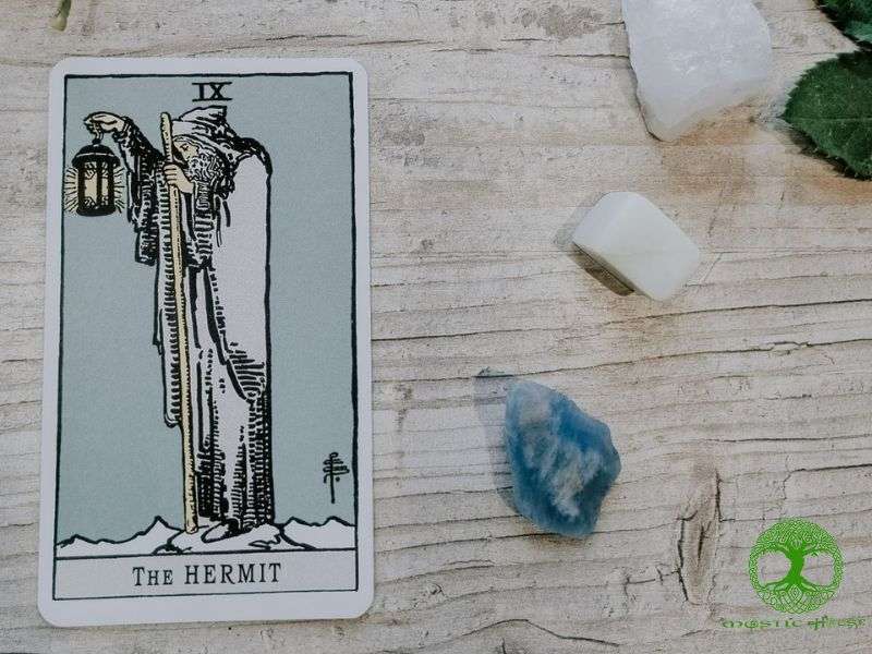 Tổng quan lá bài The Hermit là gì