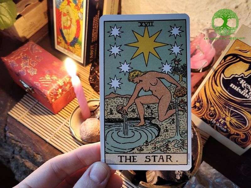 Mặt trên lá bài the star là gì