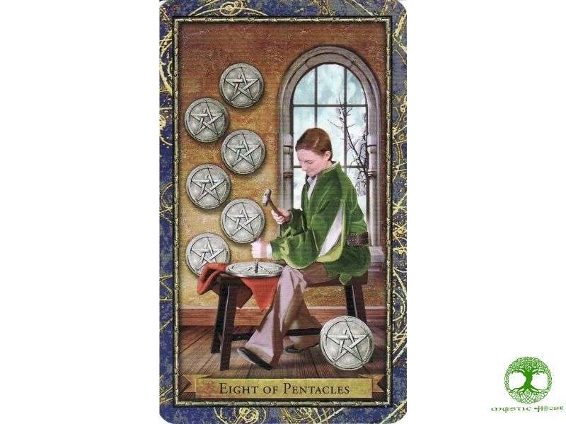 Sự khác biệt giữa ý nghĩa xuôi và ngược của eight of pentacles là gì?