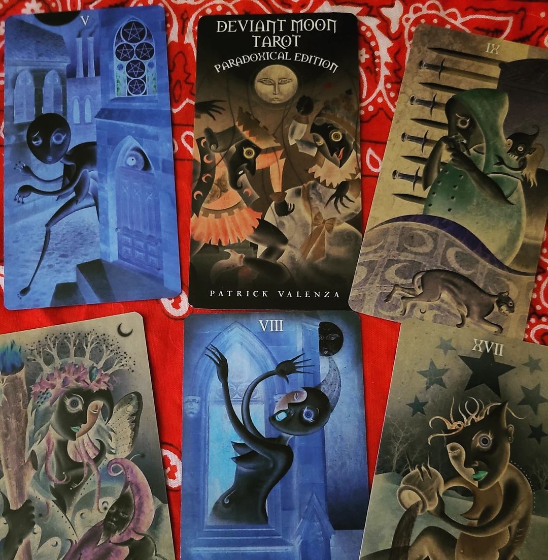 Bộ bài Deviant Moon Tarot - Paradoxical Edition chính hãng 2024