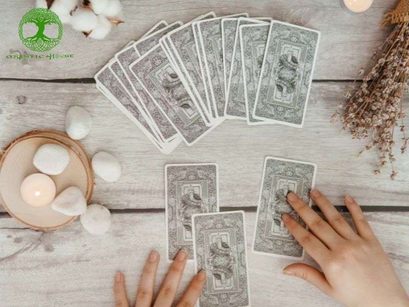 Học tarot có lợi ích gì