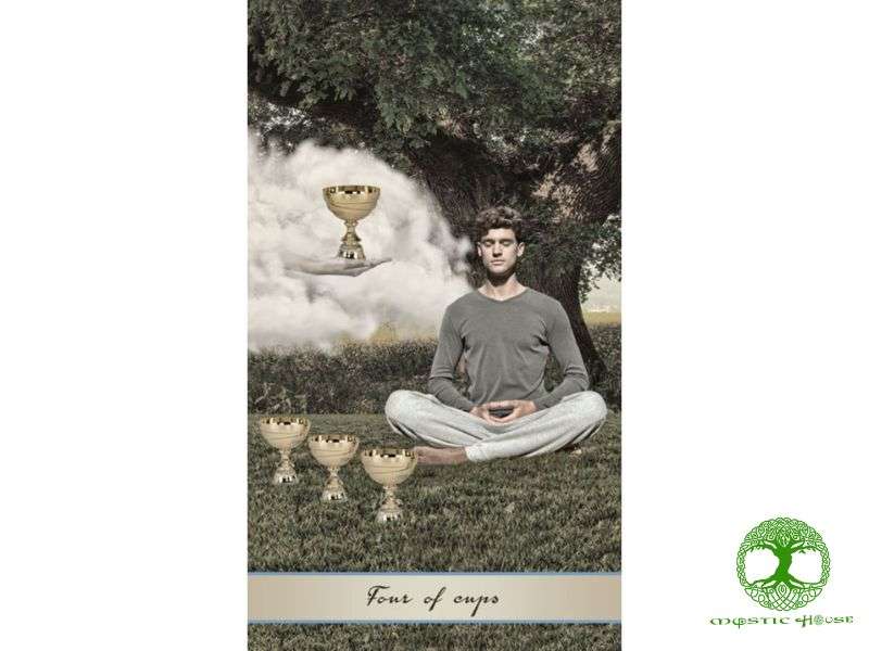 Lá bài Four Of Cups ngược 