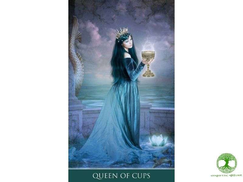 Ý nghĩa ngược của lá bài queen of cups 