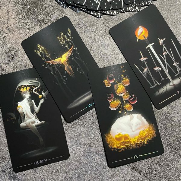 True Black Tarot – Hologram Edition 8