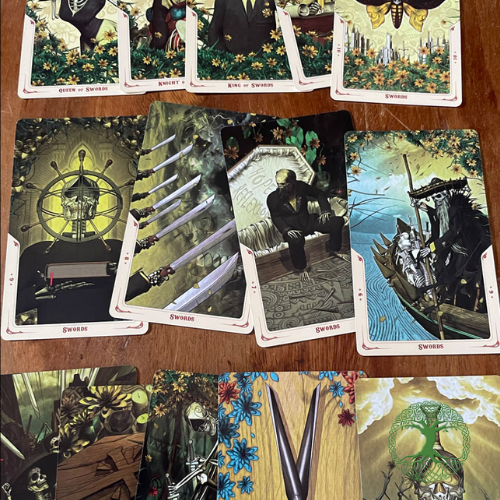 Top 10 Bộ Bài Tarot Phù Hợp Cho Shadow Work 3